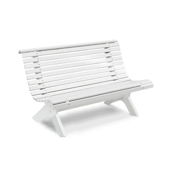 Lund parksoffa från Hillerstorp, i färgen vit.