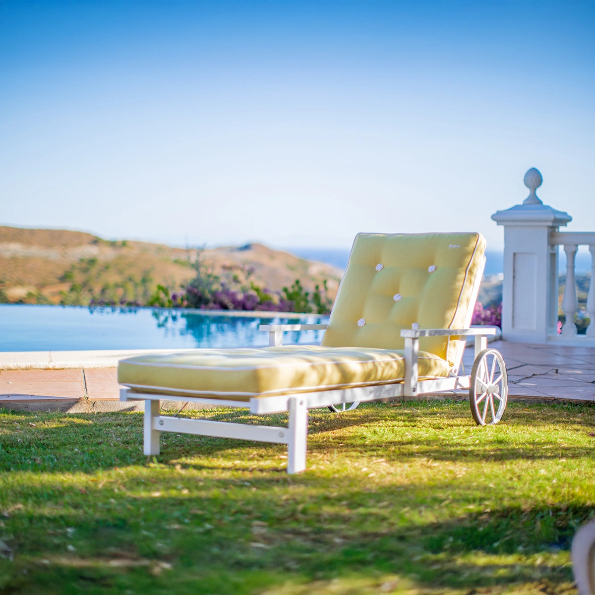 Liggvagn 31 vit aluminium