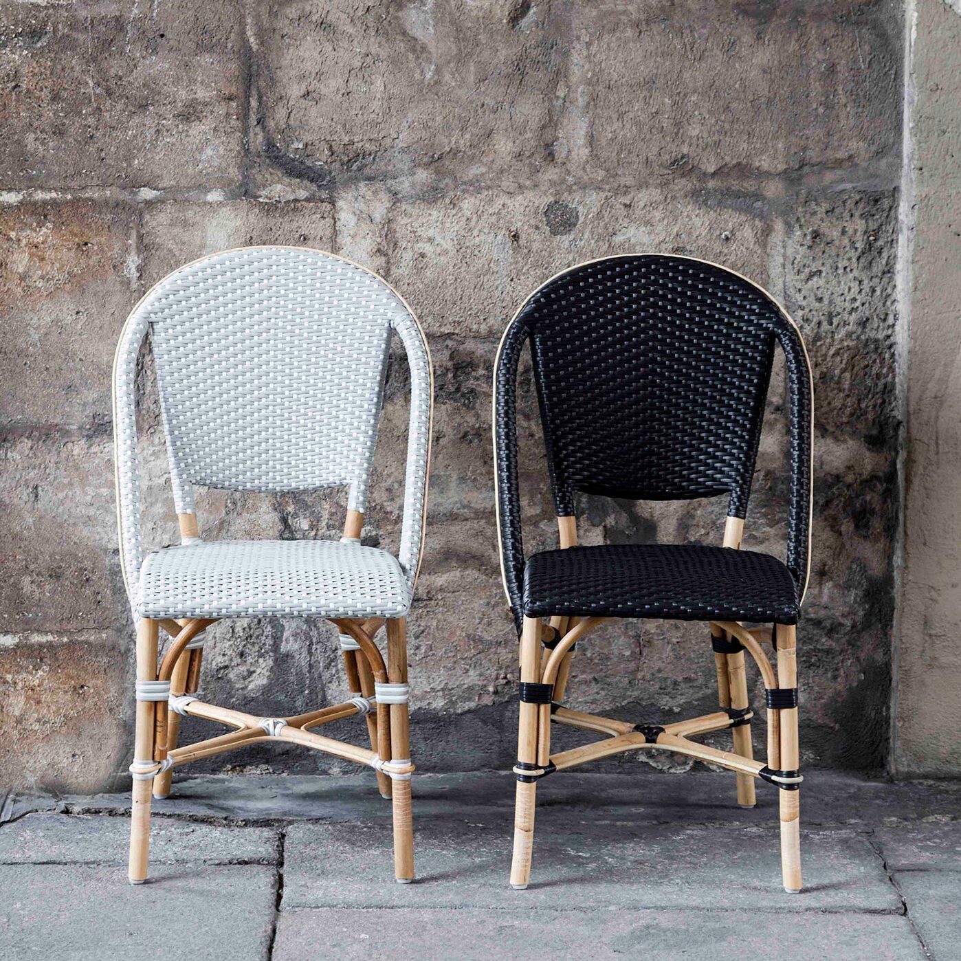 Sofie stol från Sika Design i vit konstrotting med rottingstomme.