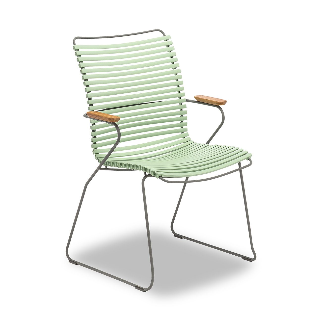 Click karmstol med högt ryggstöd i färgen dusty green.