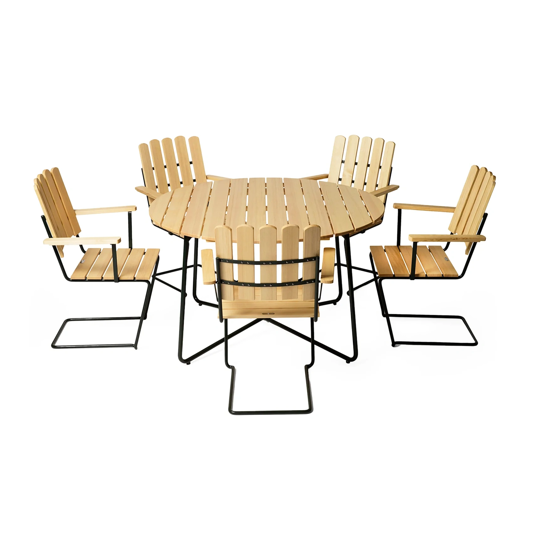 Klassikergrupp med 9A-bord och fem A2-stolar i furu med mörkgrönt stativ.