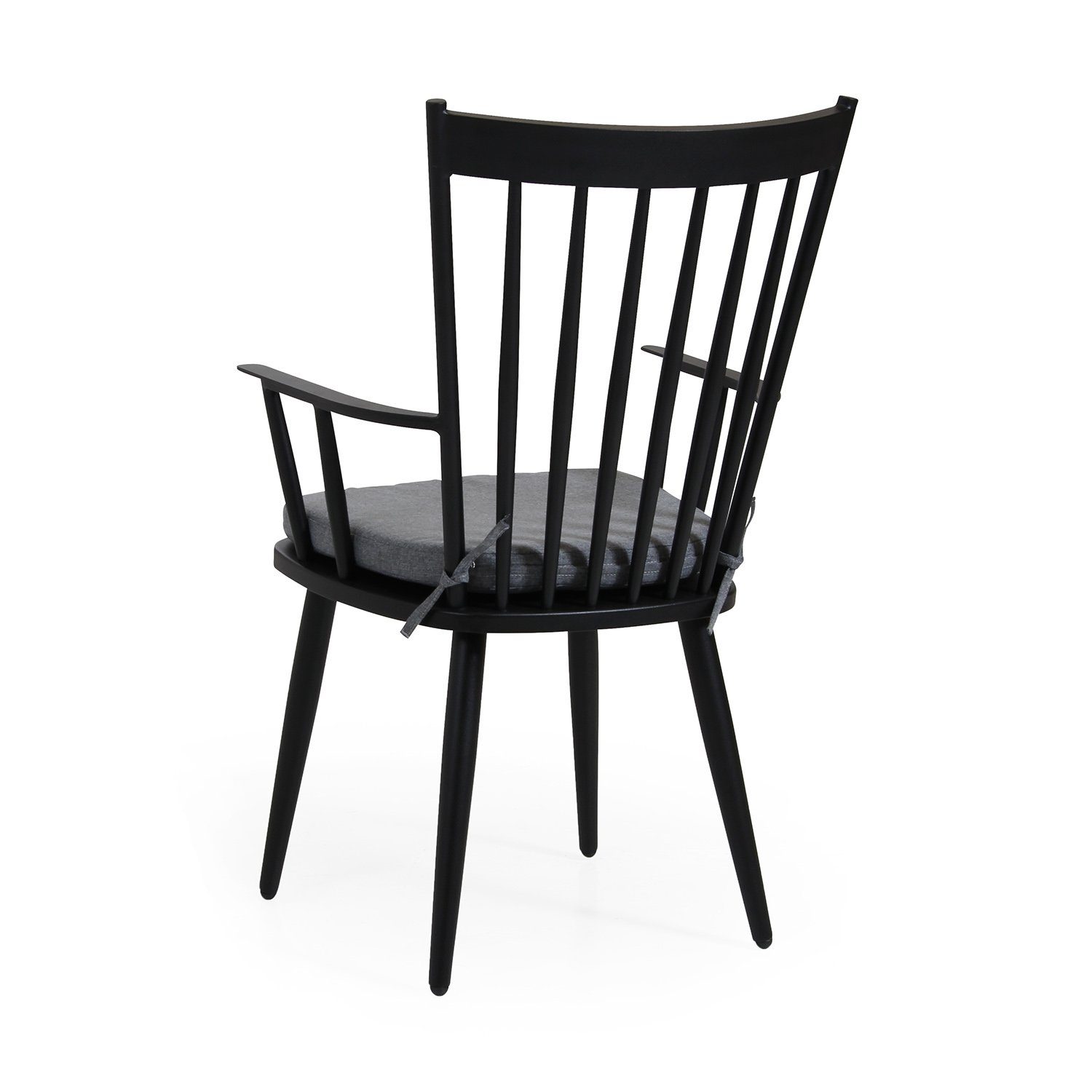Alvena karmstol i matt svartlackad aluminium för utomhusbruk från Brafab.