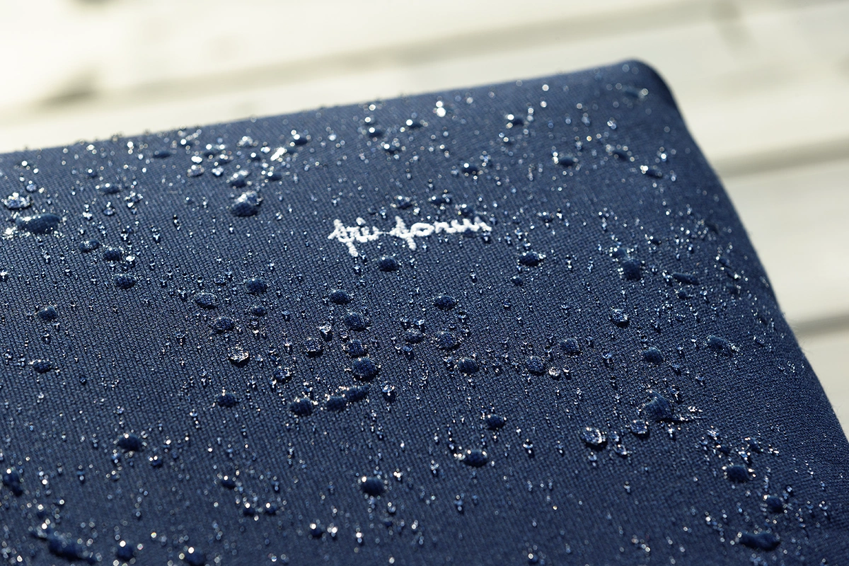 Stol 06 svart aluminium - med allvädersdyna