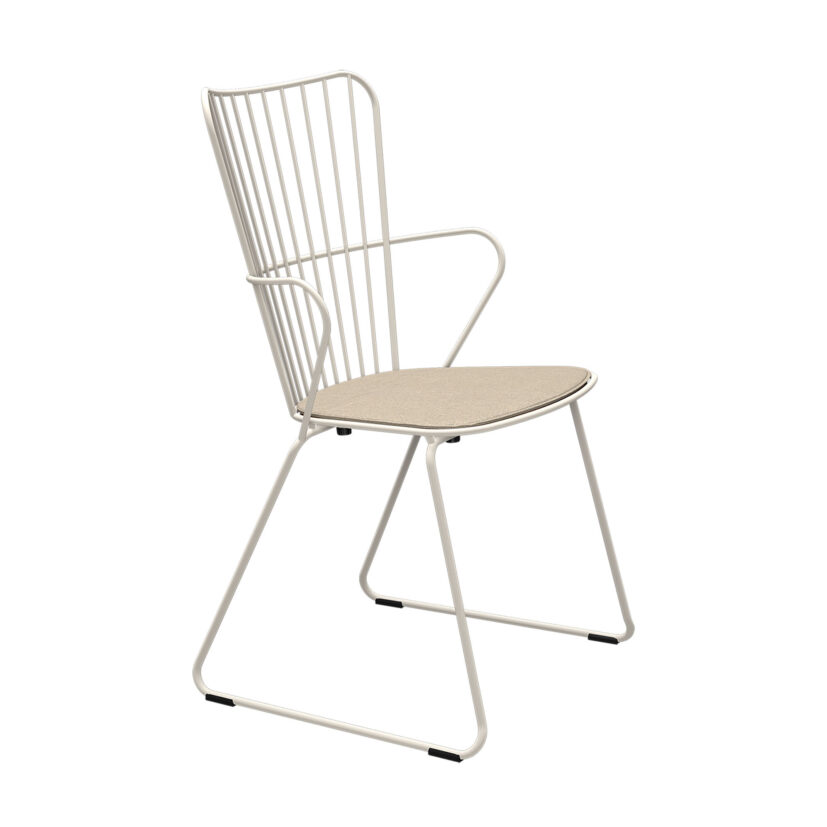 Paon karmstol med stålstativ i vitt och dyna i färgen ash.