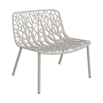 Forest loungestol i Powder grey från Fast.