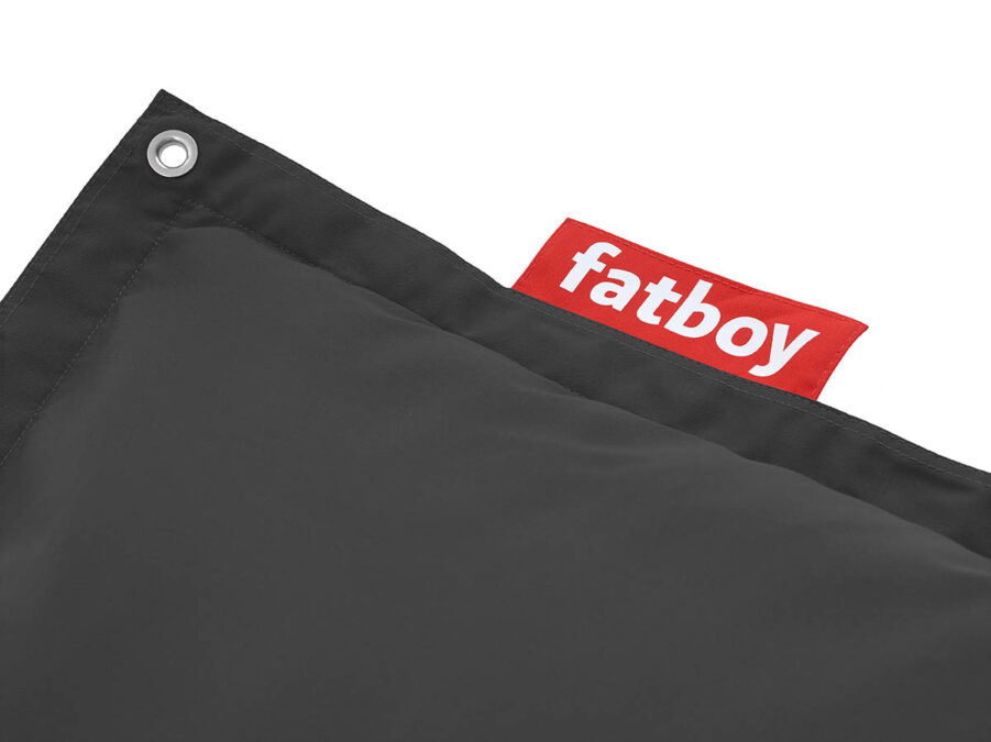 Närbild på Fatboys Floatzac i färgen charcoal.
