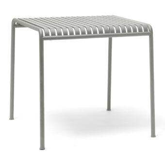 Palissade bord i färgen ljusgrå från HAY.