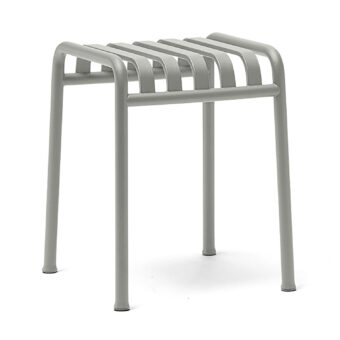 Palissade sittpall i ljusgrå stål från Hay.