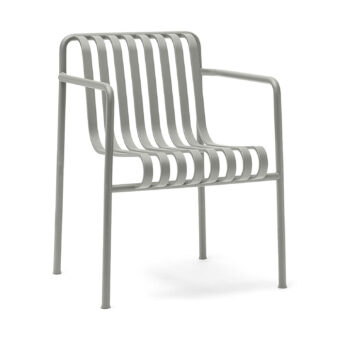 Palissade karmstol i ljusgrått från Hay.