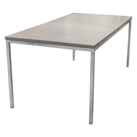 Matbord Mystic i betong med galvaniserat stativ i storleken 90x180 cm.