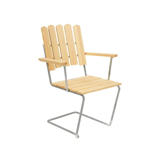 A2 karmstol i oljad furu med varmförzinkat stativ.