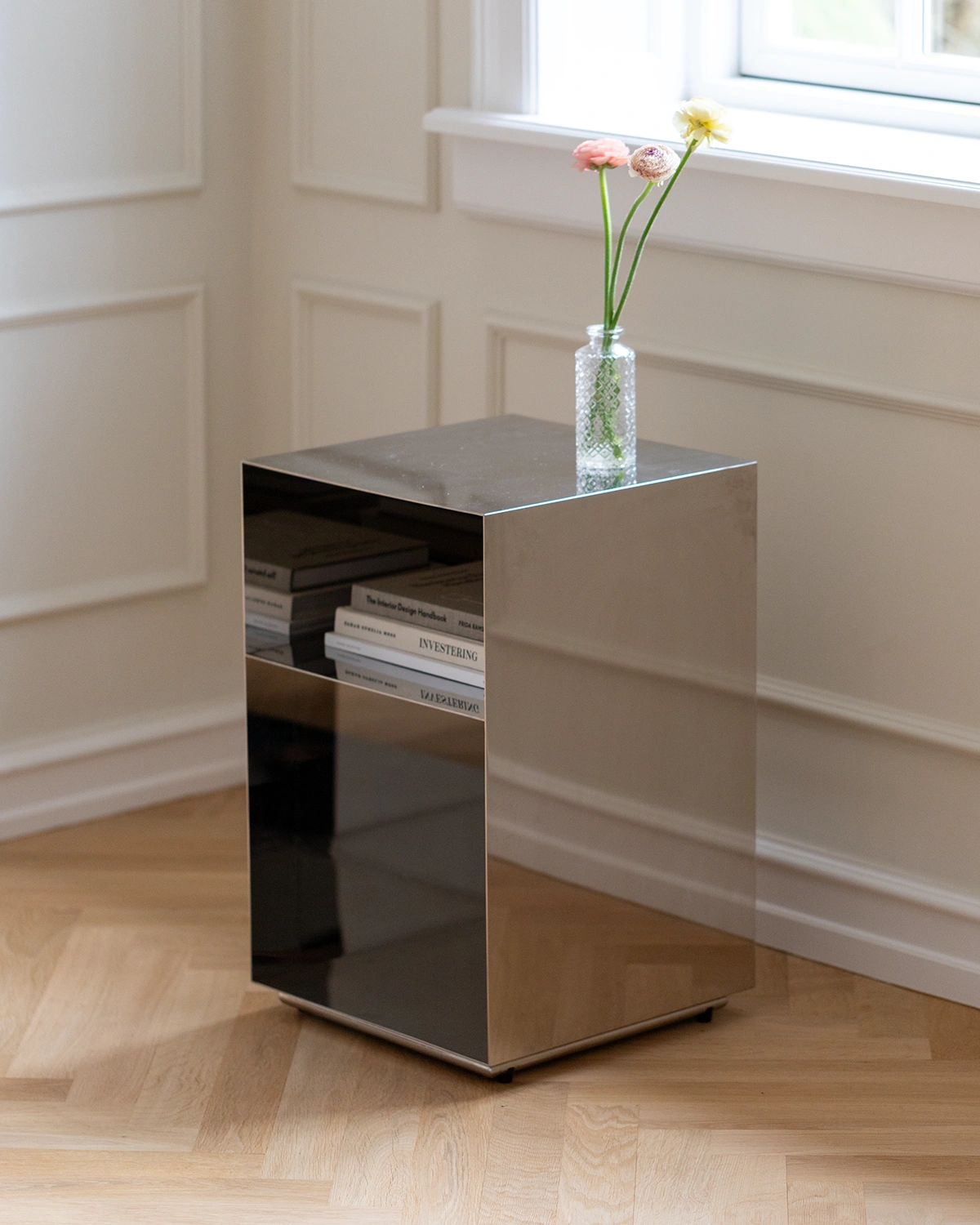 Holme sängbord krom