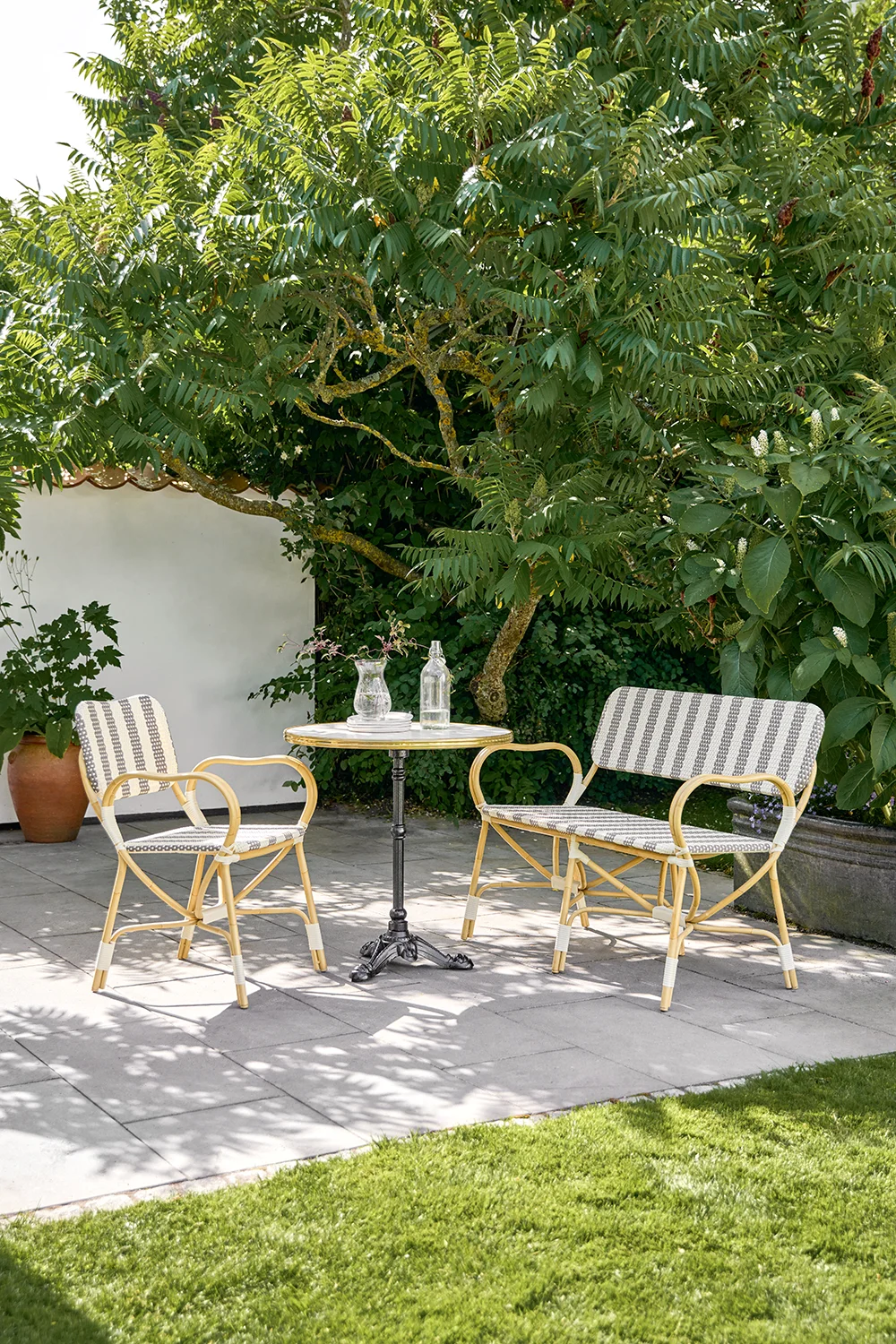 Lyon cafébord svart/versalit Ø70 cm