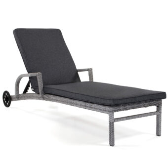 Costa solsäng med pärlgrå konstrotting och mörkgrå dyna.