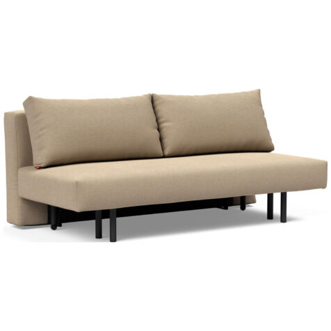 Bild på Achillas soffa i beige.
