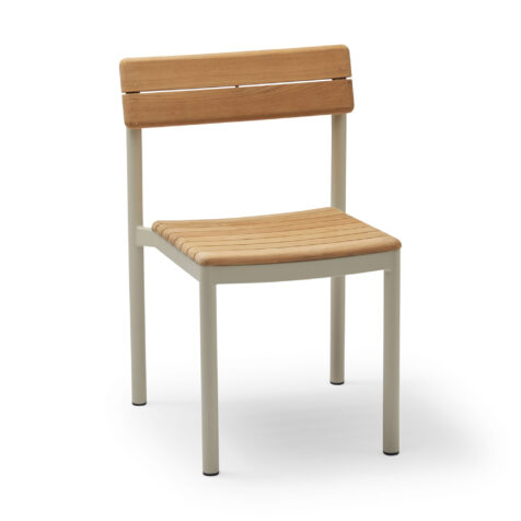 Pelago stapelbar stol i färgen Ivory.