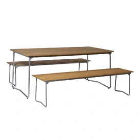 Matgrupp med bänk 9 och B31 matbord i oljad ek och varmförzinkat stativ.