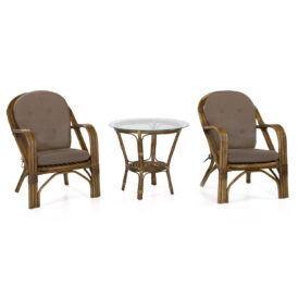 Lotta fåtöljer med beigemelerade dynor tillsammans med bordet Maria.