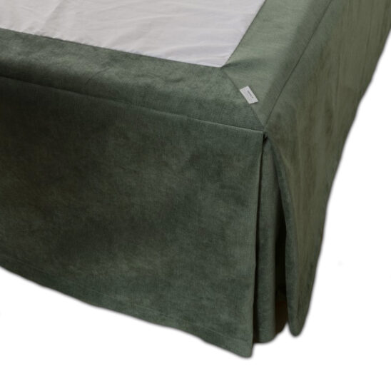 Stella sängkappa i grönt.