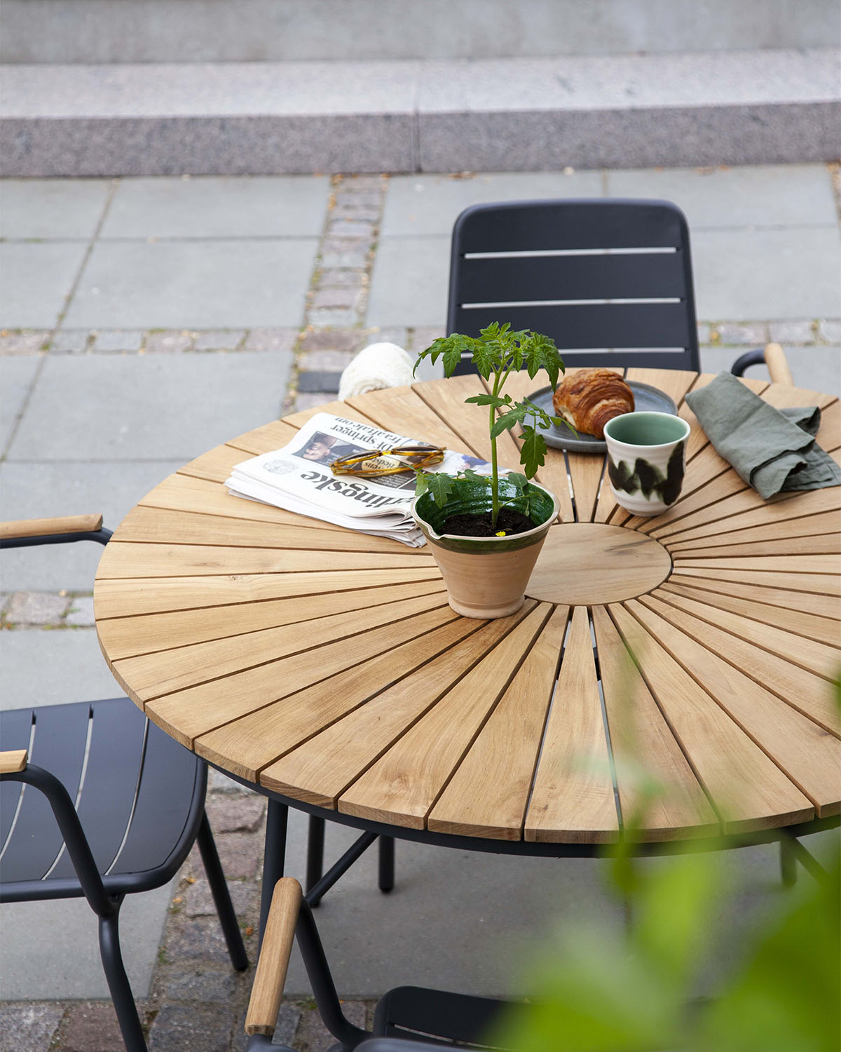 Ellen bord teak/antracit Ø110 cm - Bild 4