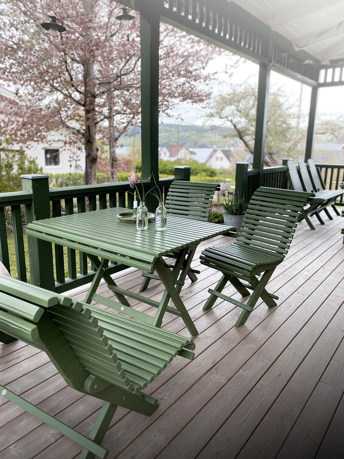 Sundborn bord skogsgrön 125x80 cm