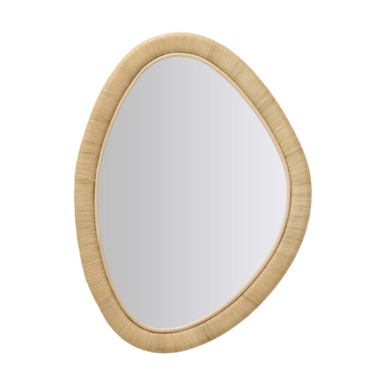 Malou spegel i oregelbunden form i naturrotting.