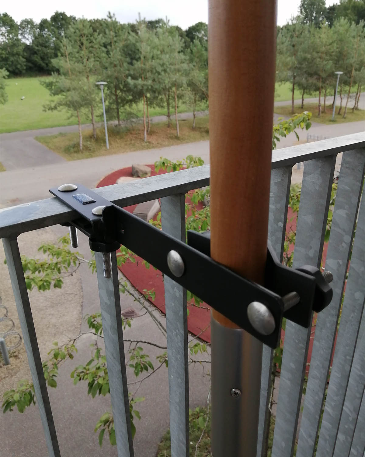 Smartfoot parasollhållare för balkong horisontal