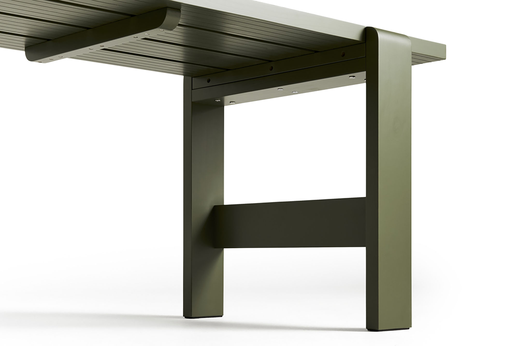 Weekday matbord olivgrön furu 230x83 cm