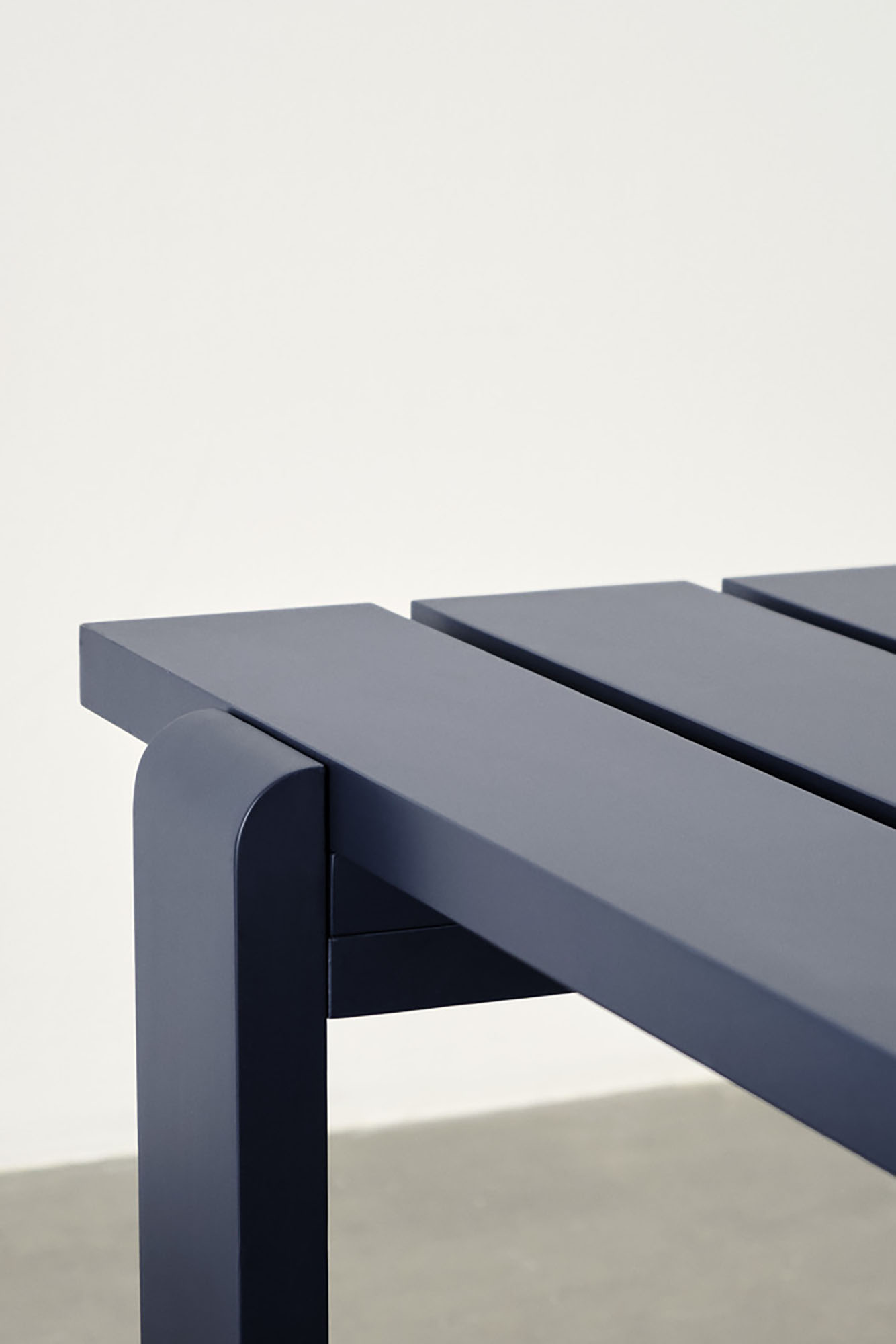 Weekday matbord stålblå furu 230x83 cm