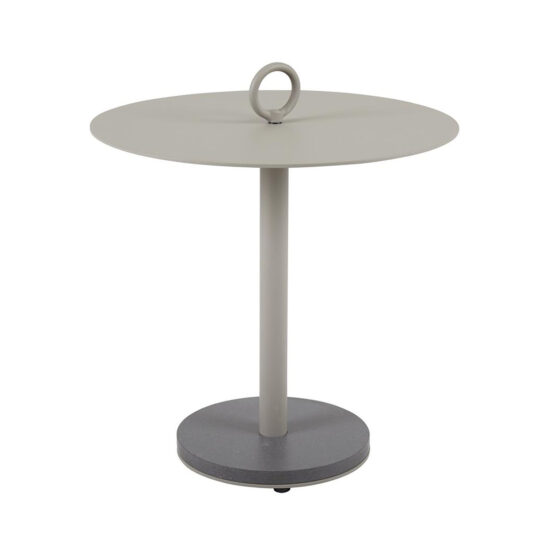 En perfekt avställningsyta bredvid vilstolen, solsängen, loungegruppen eller i trädgården – Niobe...