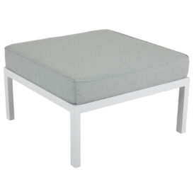 En snygg och funktionell fotpall. Funkar lika bra som en enskild sittplats som för att förlänga...