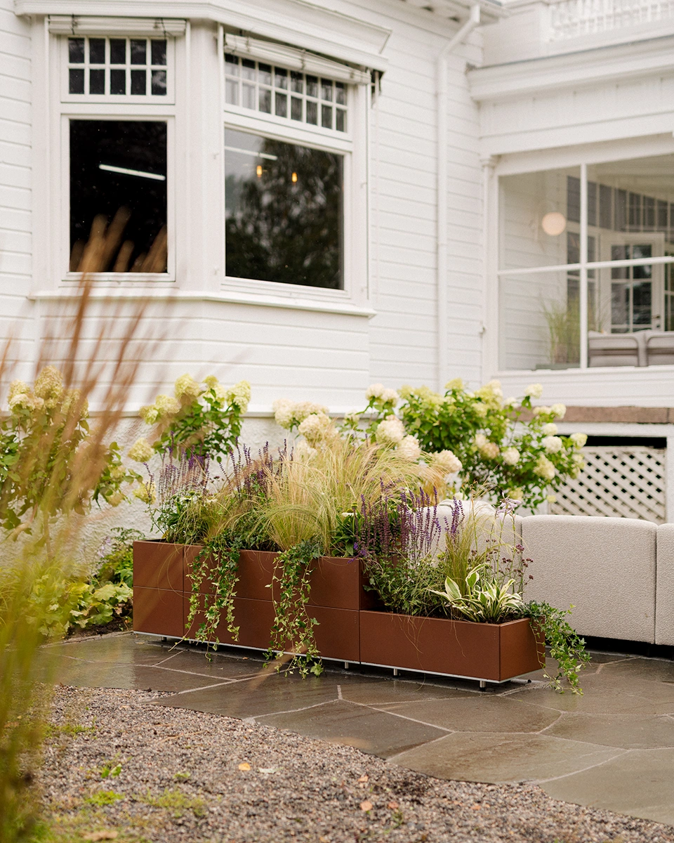 BEDD odlingslåda med ben/hjul, Rostlack 80x40x25 cm