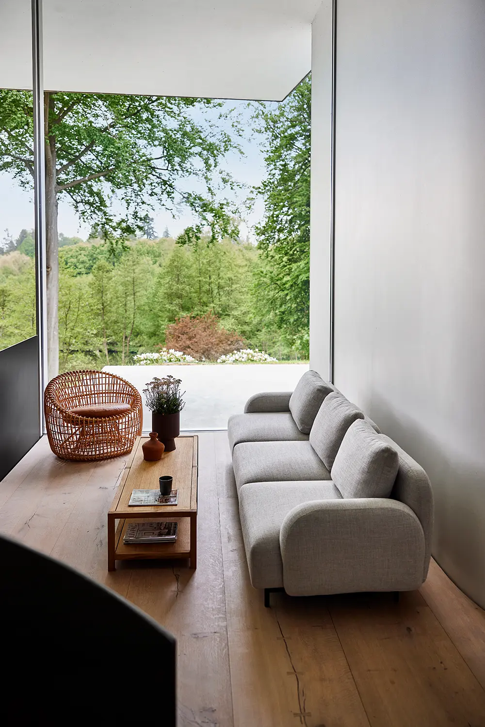 Aura 3-sitssoffa med låga armstöd