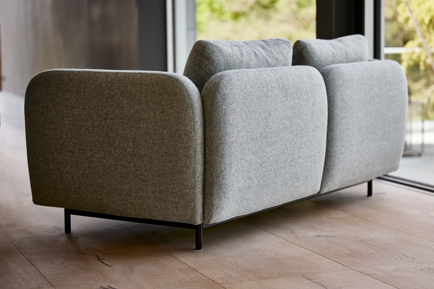 Aura hörnsoffa med höga armstöd