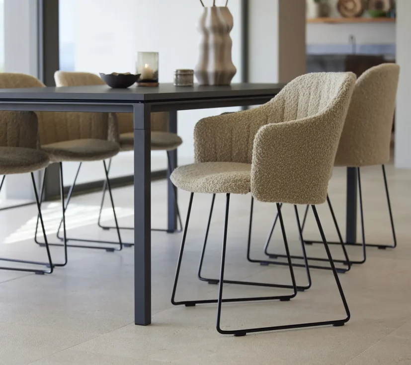 Choice matstol svart med medar (indoor)