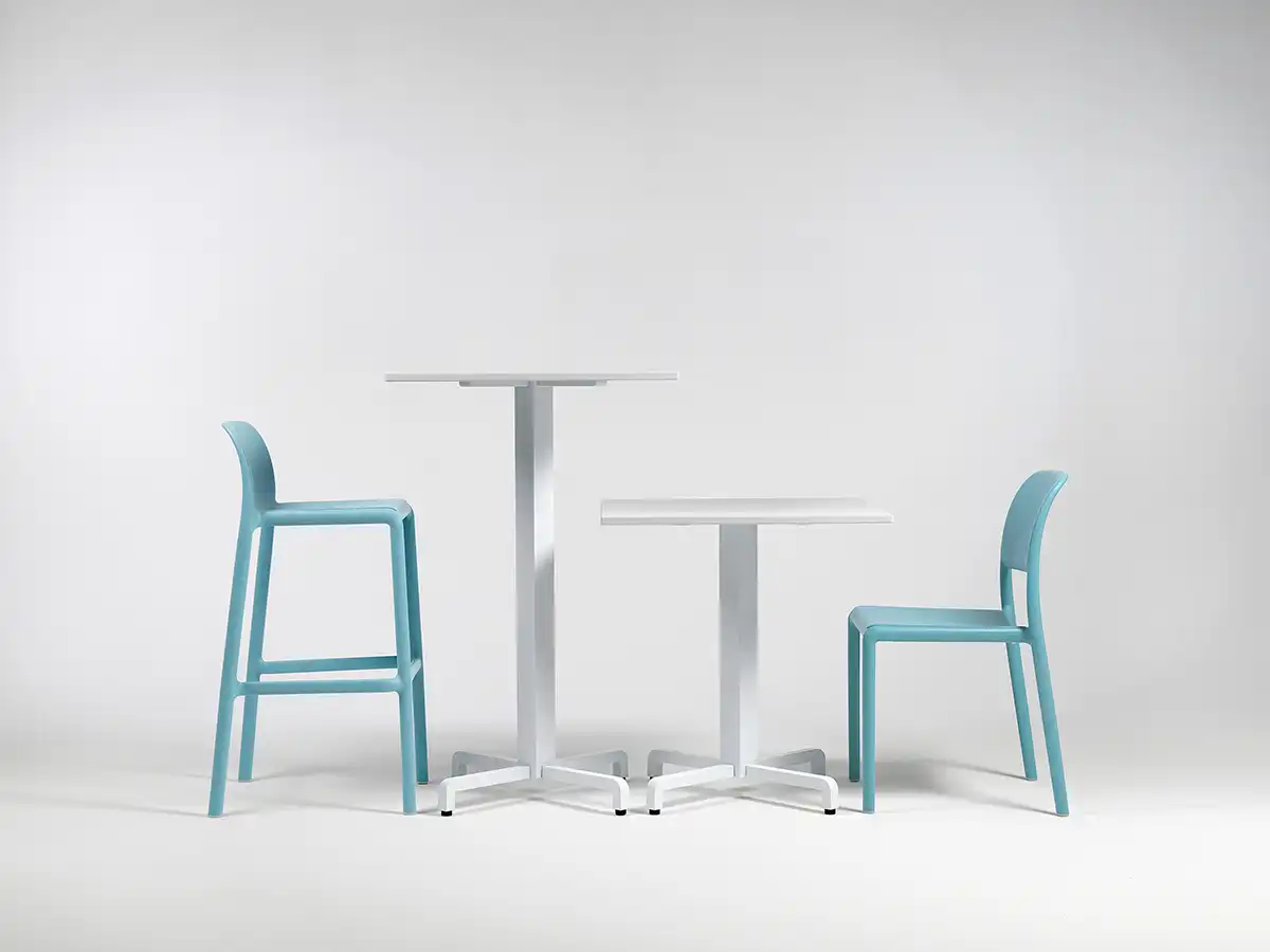 Riva Bistrot stapelstol himmelsblå