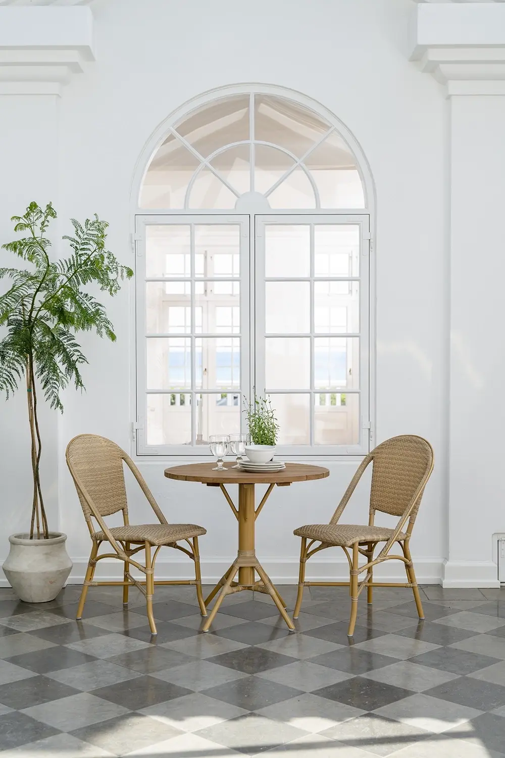 Nicole cafébord almond/teak Ø80 cm