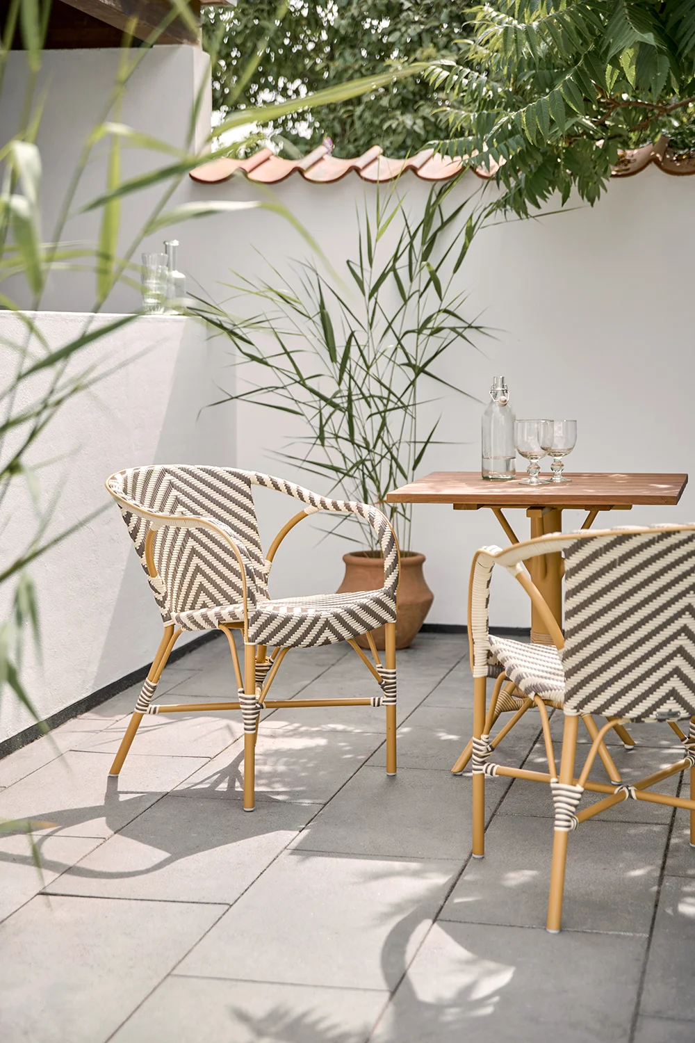 Nicole cafébord almond/teak 70x70 cm