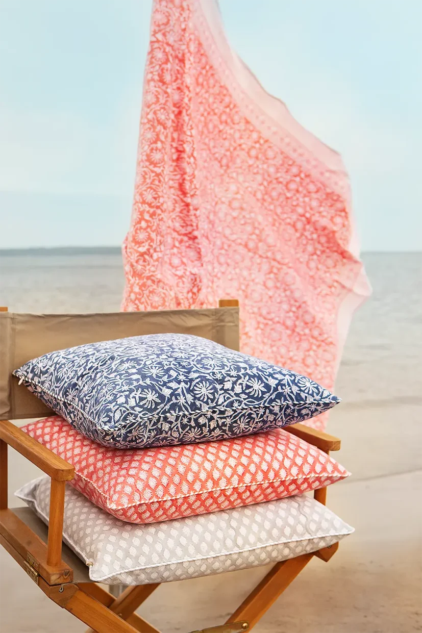 Bordsduk Margerita summer red 150x230 cm