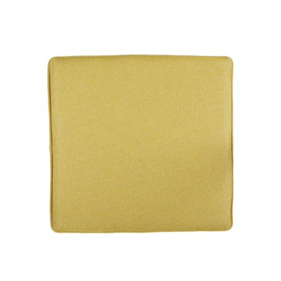 Frisk sittdyna i storleken 43x41 cm i färgen cream gold
