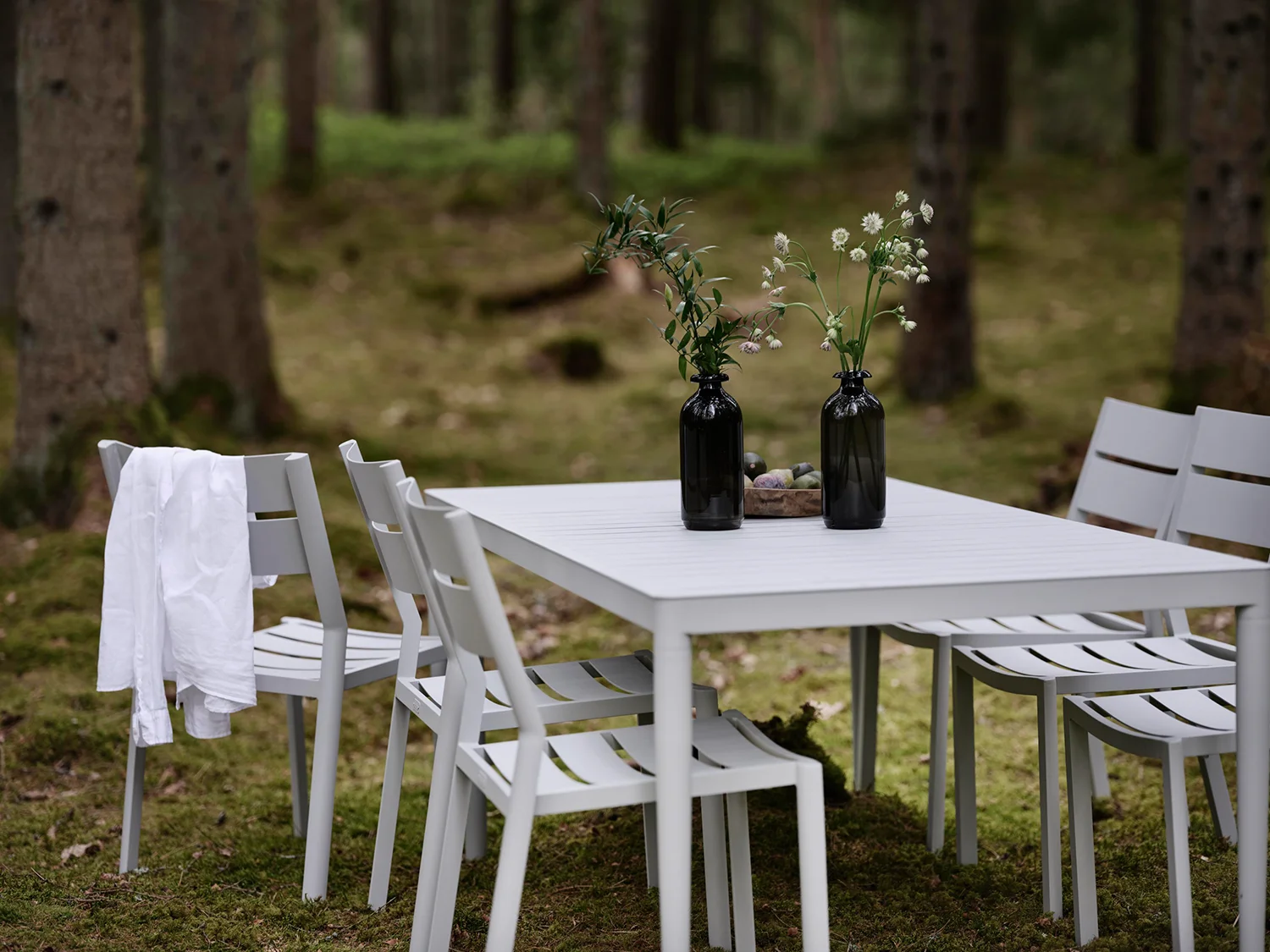 Delia matstol ljusgrå - Bild 6