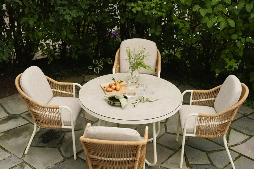 Olivia matgrupp cream/natur, 4 stolar Ø110 cm