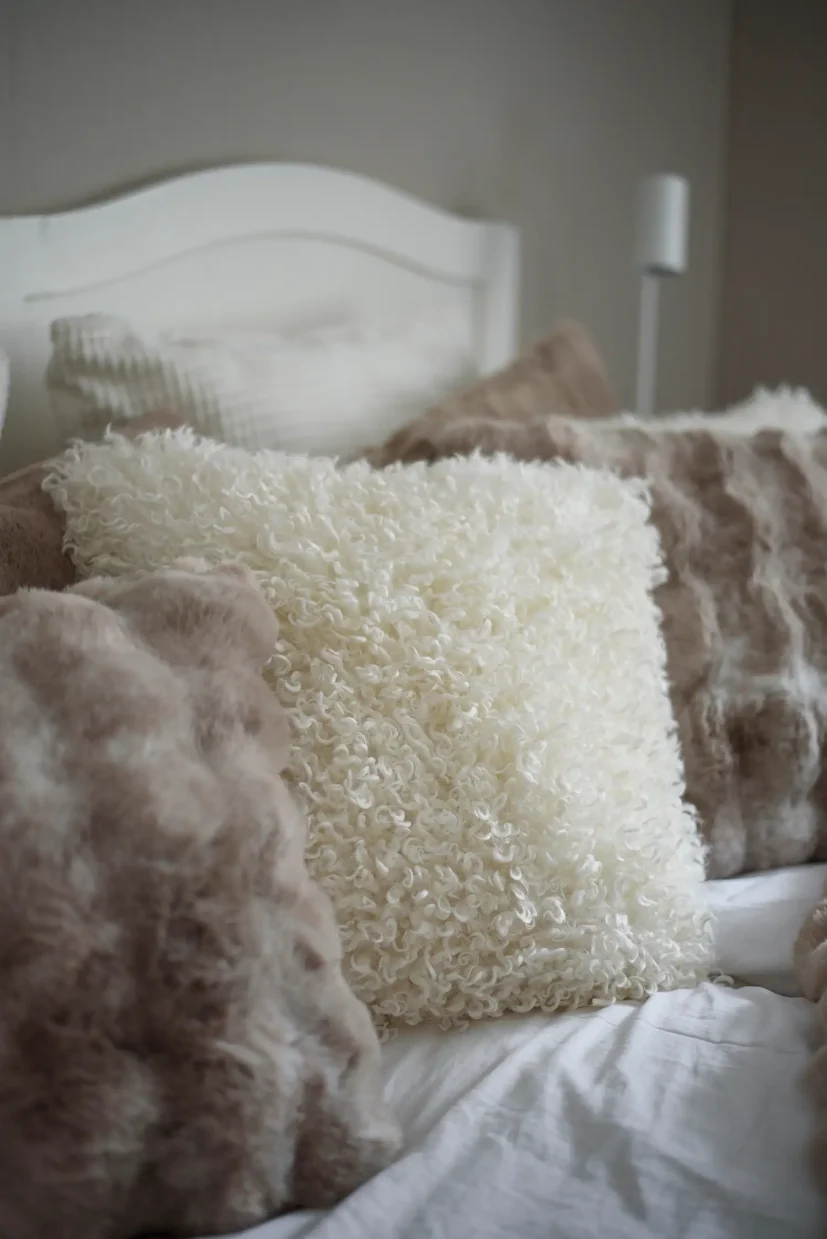 Skinnwille Wooly kudde ivory 45x45 cm