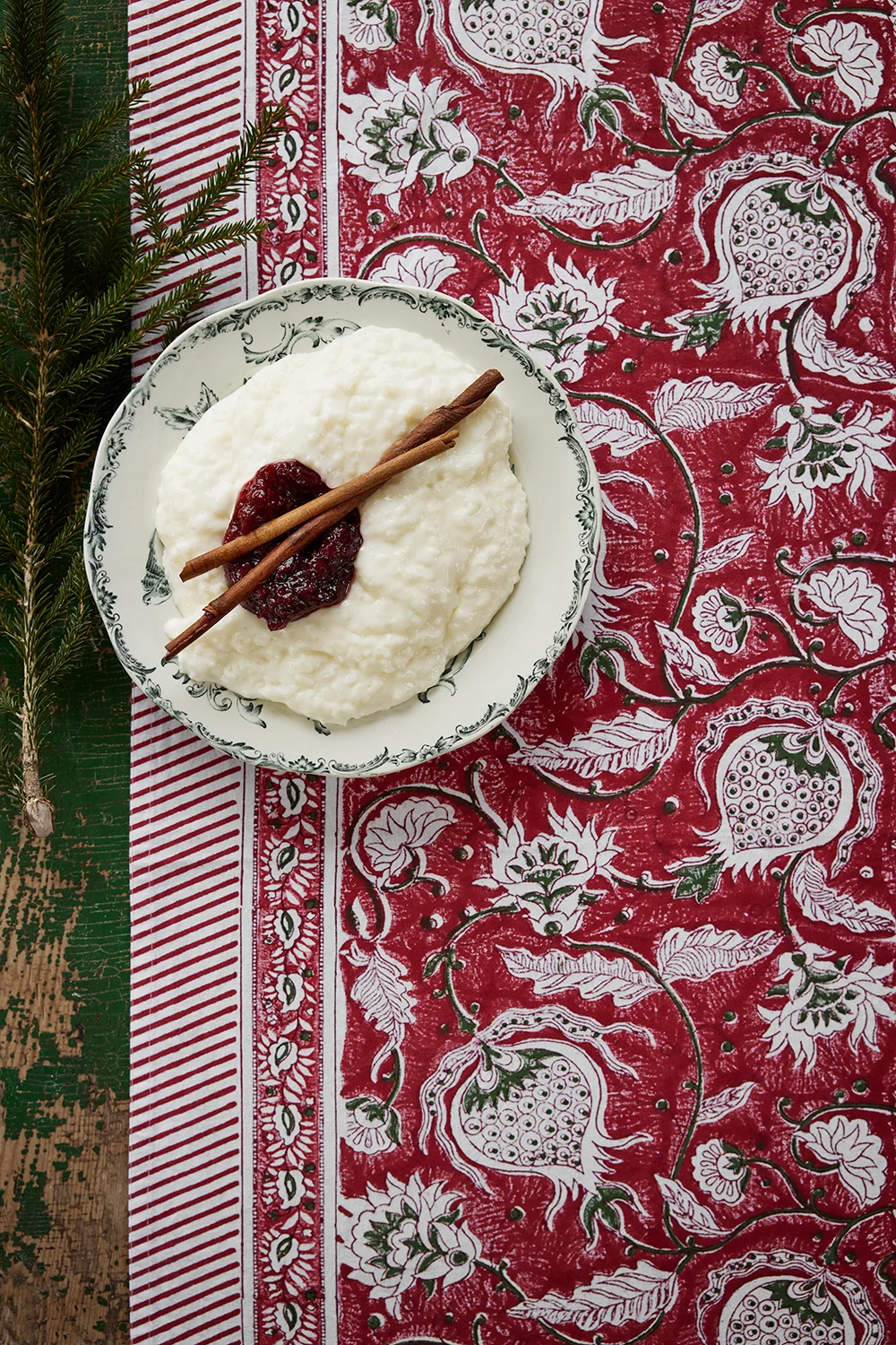 Bordsduk Pomegranate röd, 150x350 cm