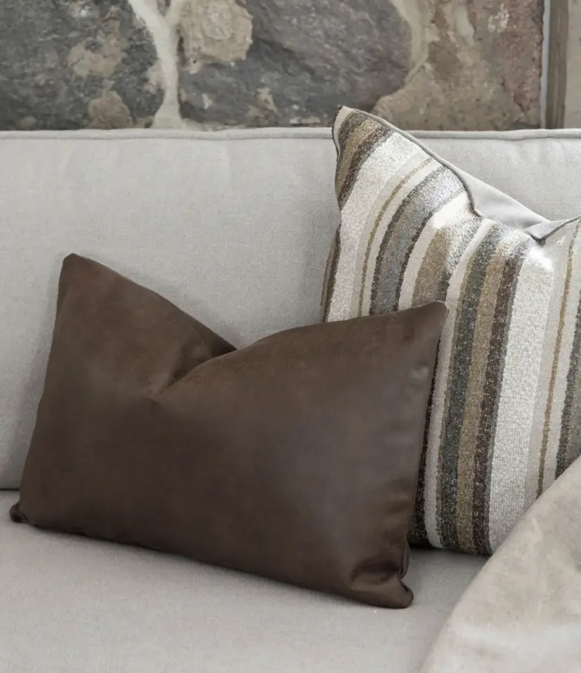 Kuddfodral Sassi stripe linen