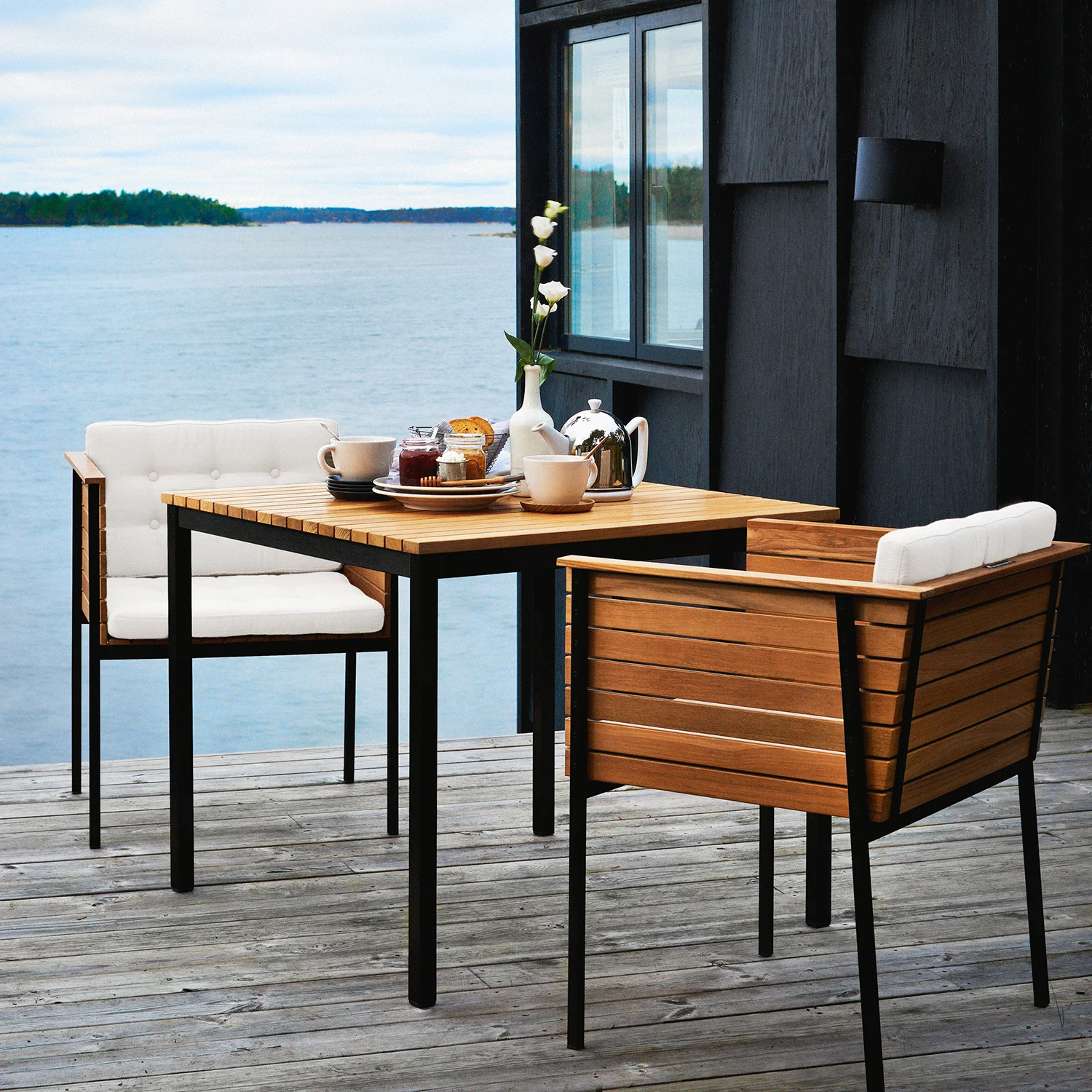Häringe matgrupp svart/teak liten
