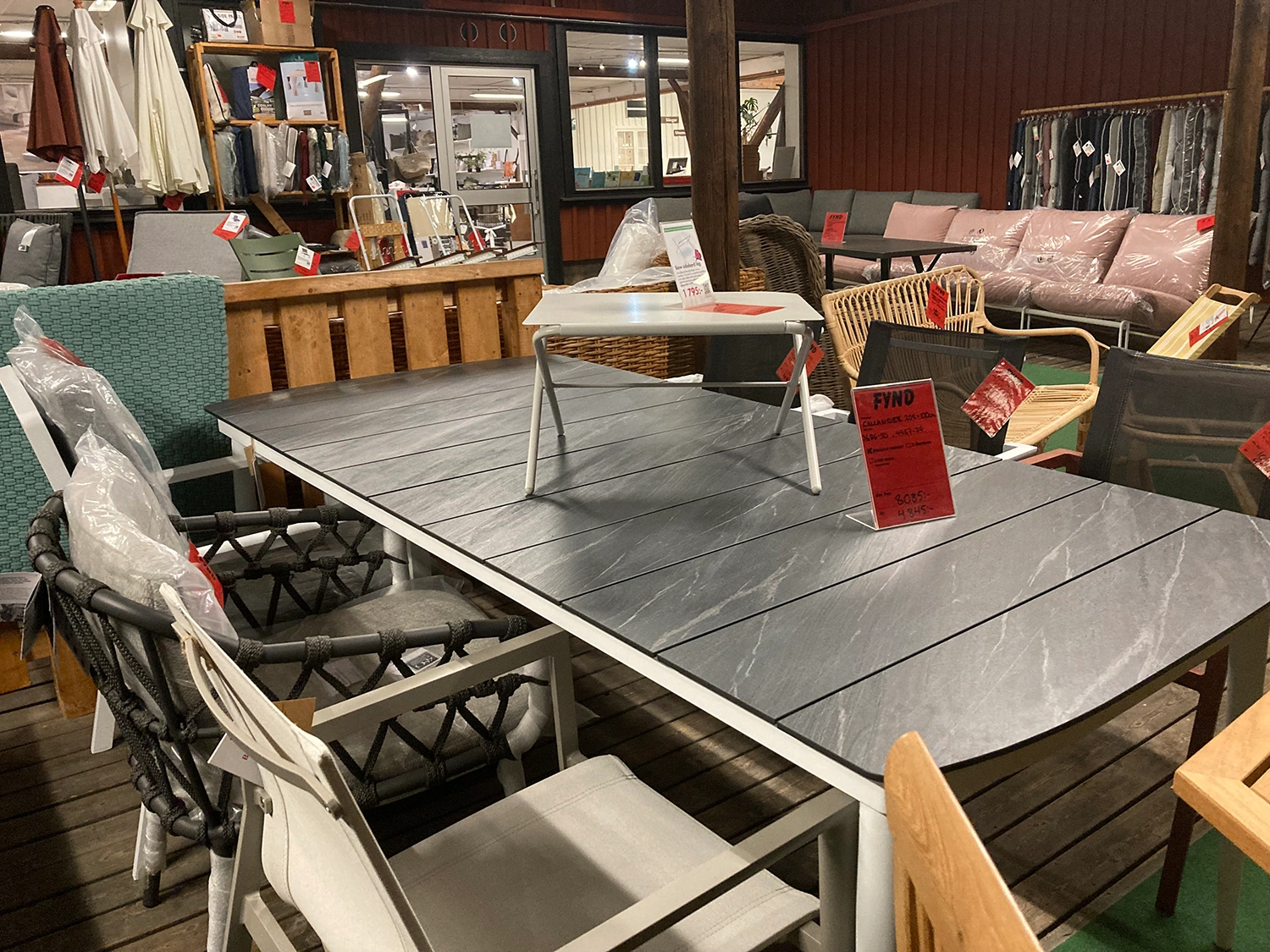 Callander matbord vit/mörk sten 208x100 cm