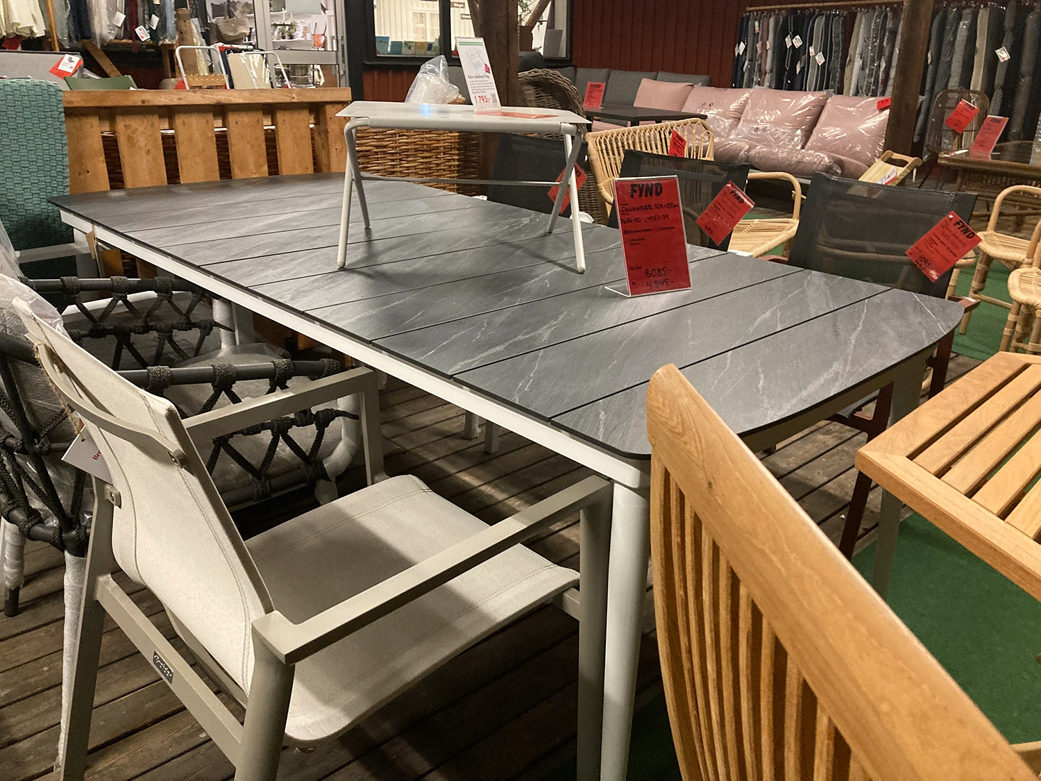 Callander matbord vit/mörk sten 208x100 cm