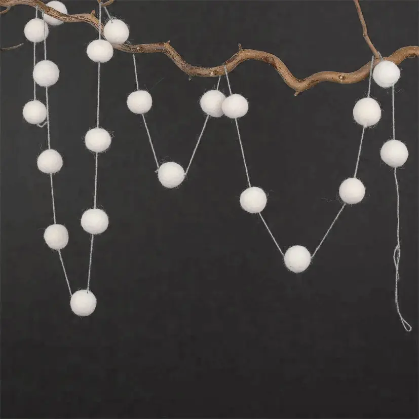 Felt Balls girlang vit/vit