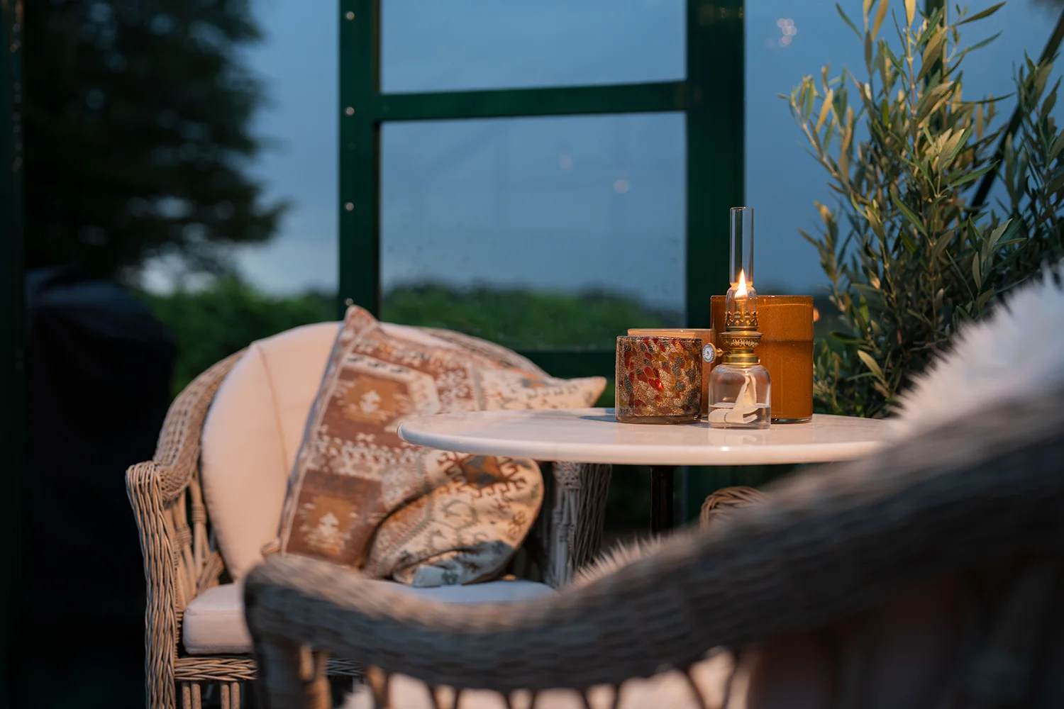 Fjäderö korgstol gråbeige 2-pack - Bild 9